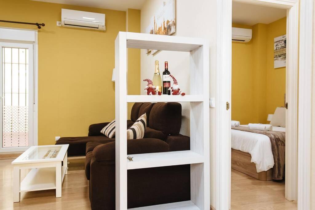 Cozy And Well Located Apartment In The Center Of Севилья Экстерьер фото