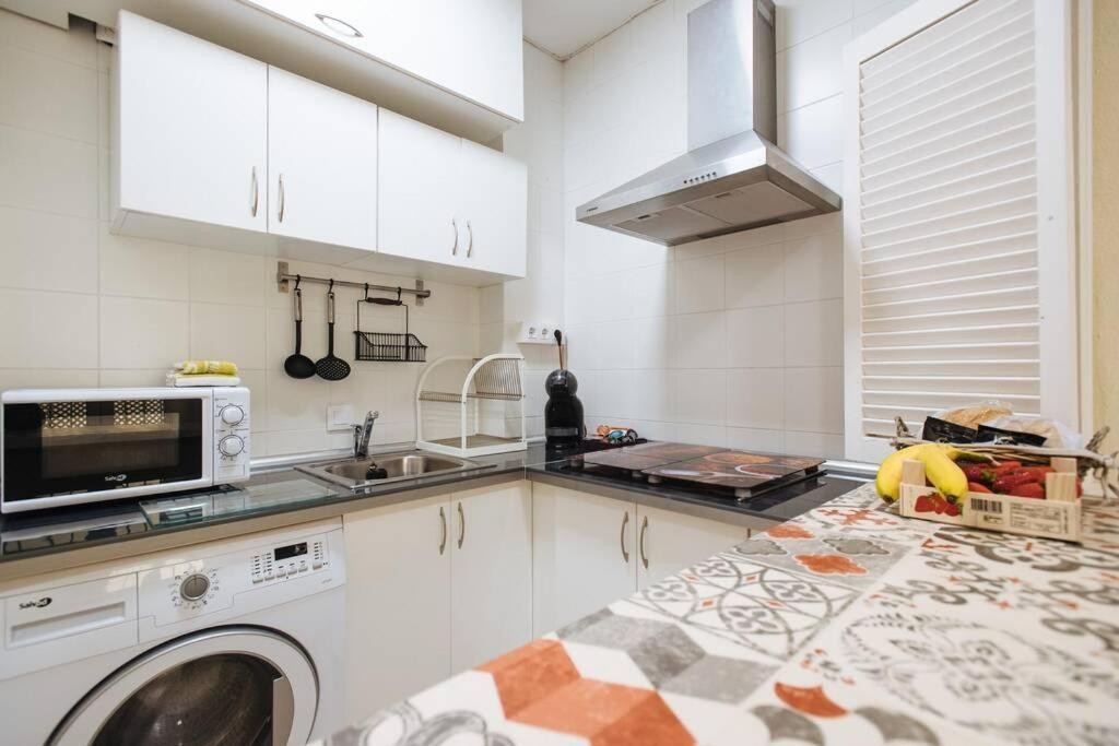 Cozy And Well Located Apartment In The Center Of Севилья Экстерьер фото