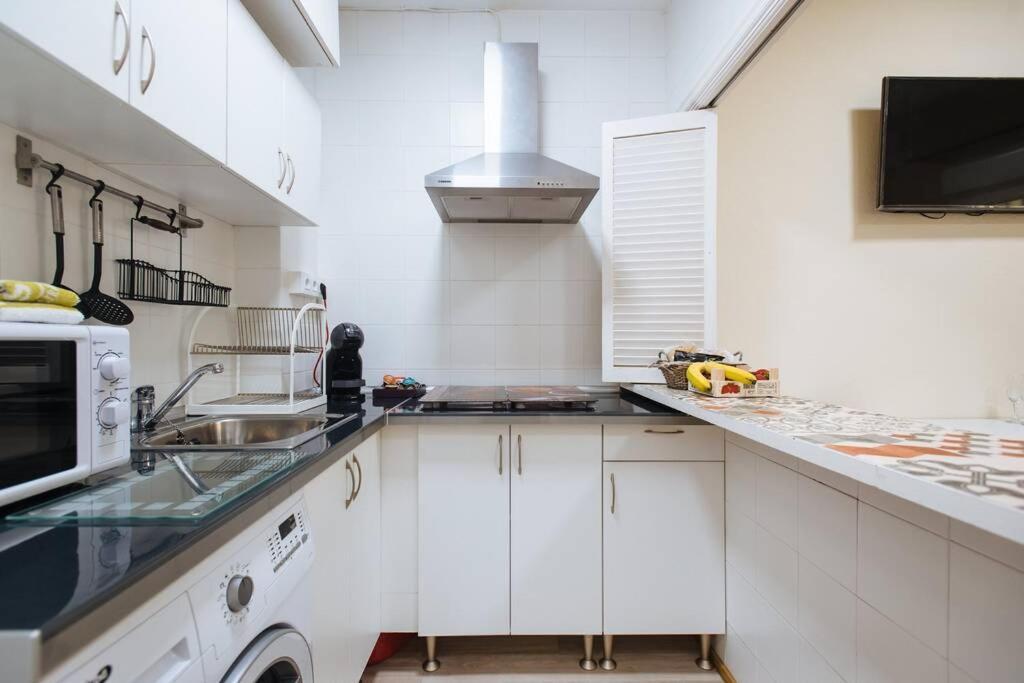 Cozy And Well Located Apartment In The Center Of Севилья Экстерьер фото