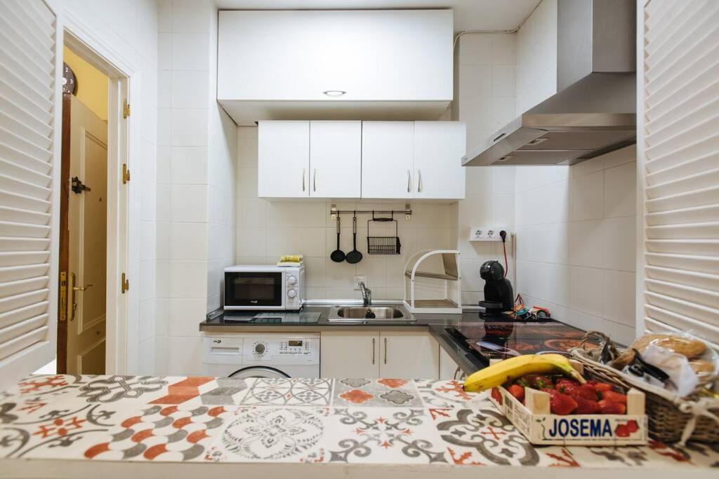 Cozy And Well Located Apartment In The Center Of Севилья Экстерьер фото